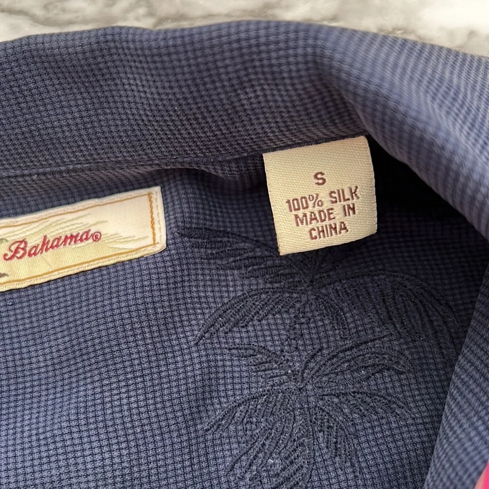 Tommy Bahama 100% silk button down shirt, size small - Picture 6 of 7